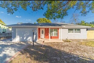 10410 Azalea Dr in Port Richey, FL - Building Photo