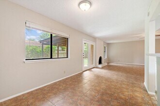 10211 Missel Thrush Dr in Austin, TX - Building Photo - Building Photo