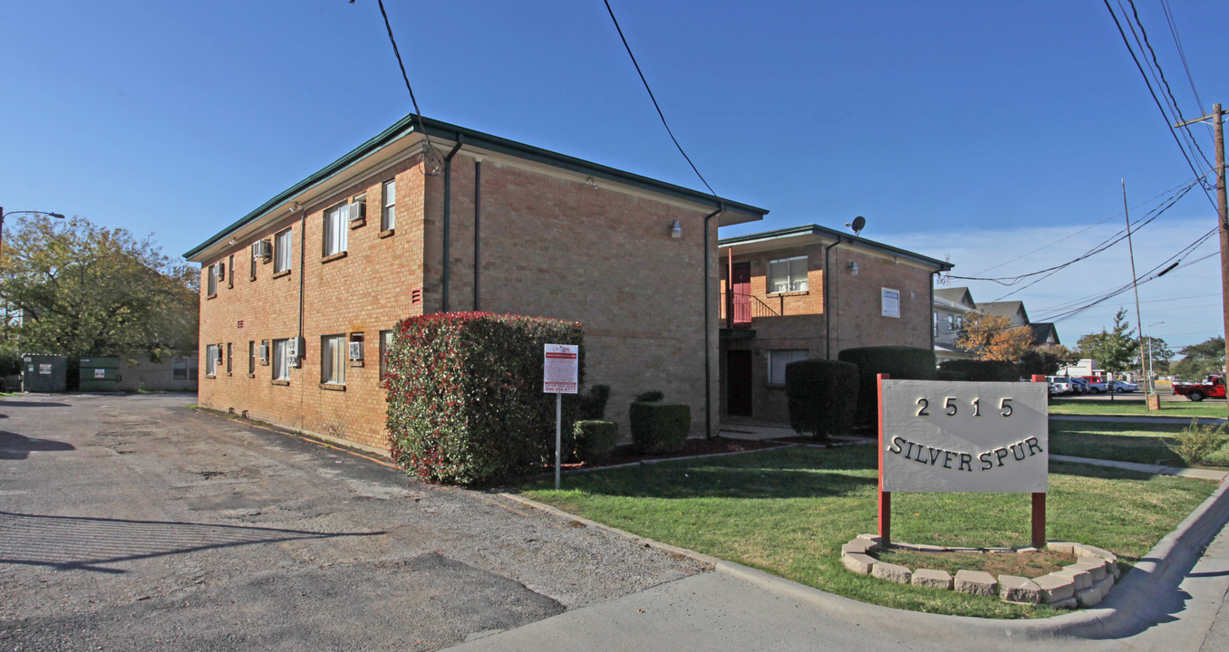 Silver Spur Apartments in Denton, TX - Building Photo