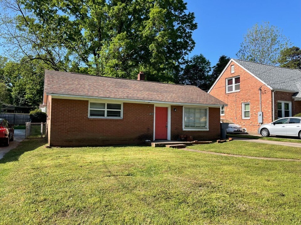 2019 St Mark St in Charlotte, NC - Building Photo