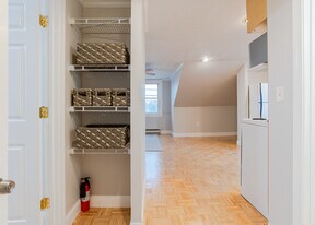 107 May St, Unit 107 May St Apt 2 in Biddeford, ME - Building Photo