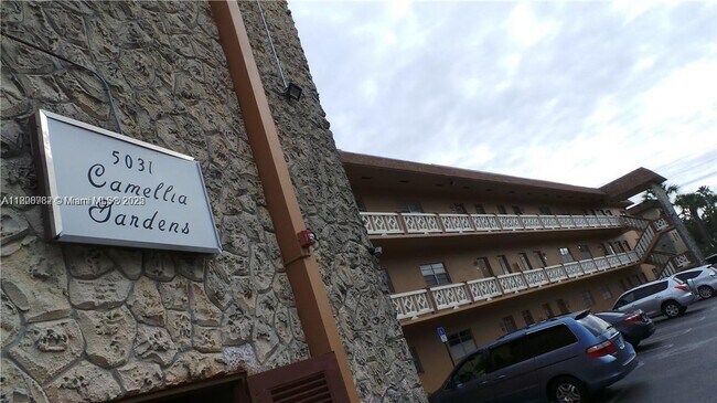 property at 4410 W Oakland Park Blvd