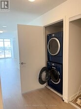 19 Singer Ct in Toronto, ON - Building Photo - Building Photo