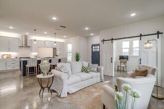 209 S Cardinal Ct in Granbury, TX - Building Photo - Building Photo