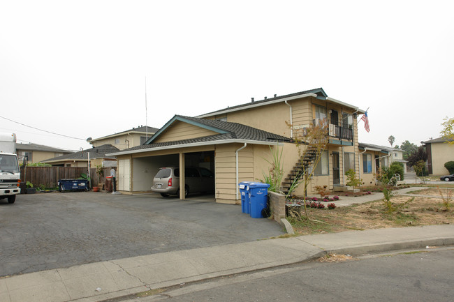 528 Penitencia St in Milpitas, CA - Foto de edificio - Building Photo