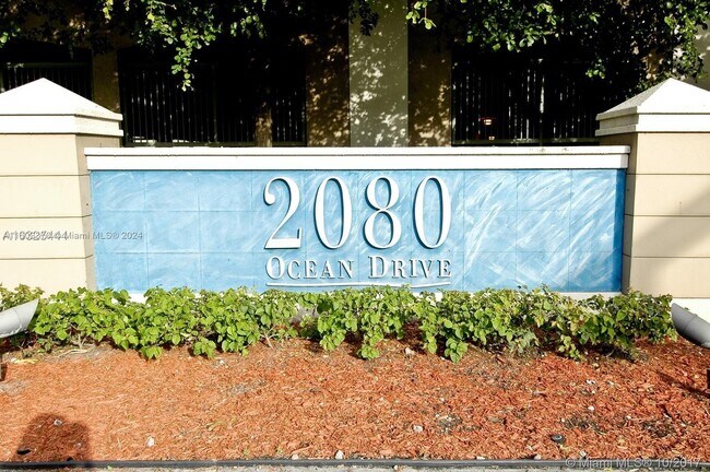 2080 S Ocean Dr in Hallandale Beach, FL - Building Photo - Building Photo