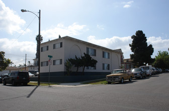 304 E 5th St in National City, CA - Foto de edificio - Building Photo