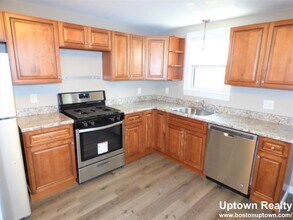 10 Stearns St, Unit 1a in Waltham, MA - Building Photo - Building Photo