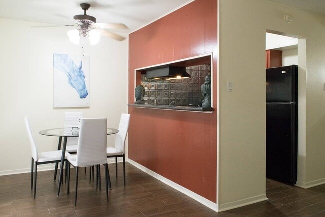 property at 3942 W Alabama St