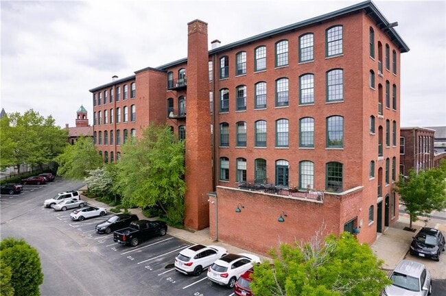 28 Bayley St in Pawtucket, RI - Building Photo - Building Photo