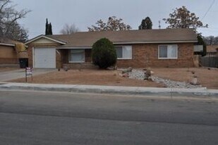 2138 Utah St NE in Albuquerque, NM - Building Photo