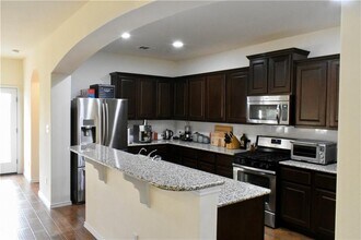 201 Leather Oak Loop in San Marcos, TX - Building Photo - Building Photo