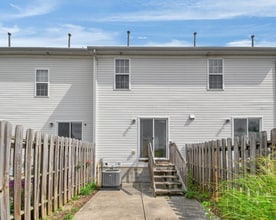 717 Lazelle Rd in Westerville, OH - Building Photo - Building Photo