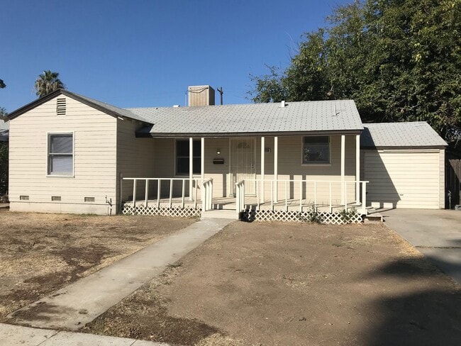 property at 1336 W Fountain Way