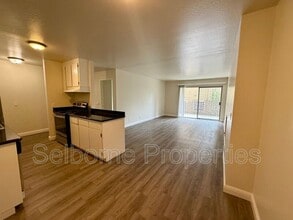 121 41st St in Oakland, CA - Building Photo - Building Photo