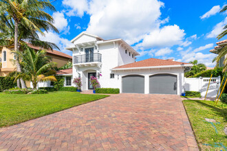 967 Cypress Dr in Delray Beach, FL - Foto de edificio - Building Photo