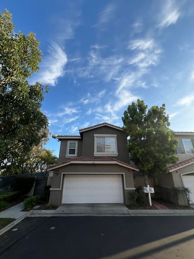 301 N Navarette Pl in Placentia, CA - Building Photo - Building Photo