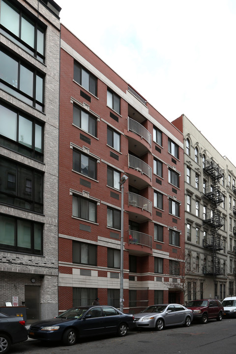 229 E 13th St in New York, NY - Building Photo