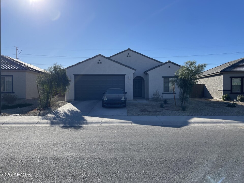 24619 W Ripple Rd in Buckeye, AZ - Building Photo