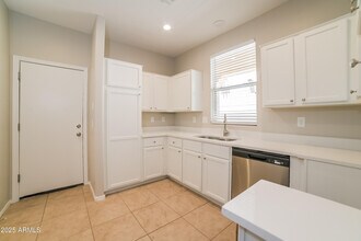 126 N 86th Ln in Tolleson, AZ - Building Photo - Building Photo