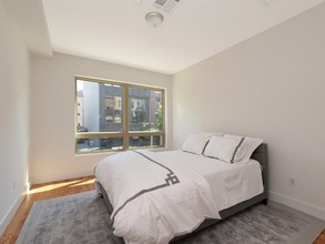 880 Metro Realty LLC in Brooklyn, NY - Building Photo - Interior Photo