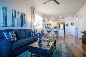 San Stefano Townhomes in Chandler, AZ - Foto de edificio - Building Photo