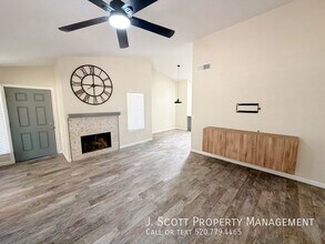 6424 W Becker Ln in Glendale, AZ - Building Photo - Building Photo