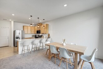 9164 Surrey Wood St in Las Vegas, NV - Building Photo - Building Photo