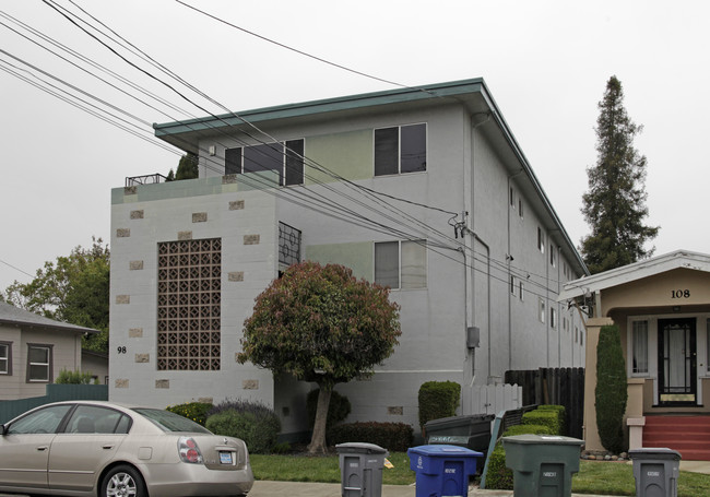 98 Dutton Ave in San Leandro, CA - Foto de edificio - Building Photo