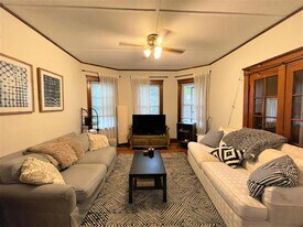 95 Bartlett St, Unit 3 in Somerville, MA - Building Photo