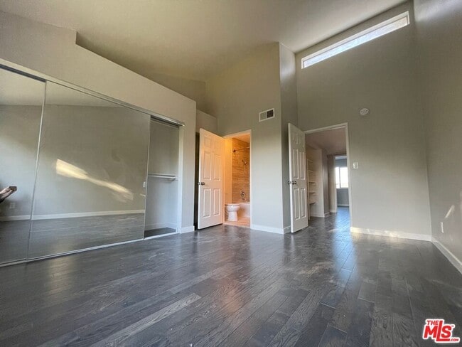 7327 Willoughby Ave in Los Angeles, CA - Building Photo - Building Photo