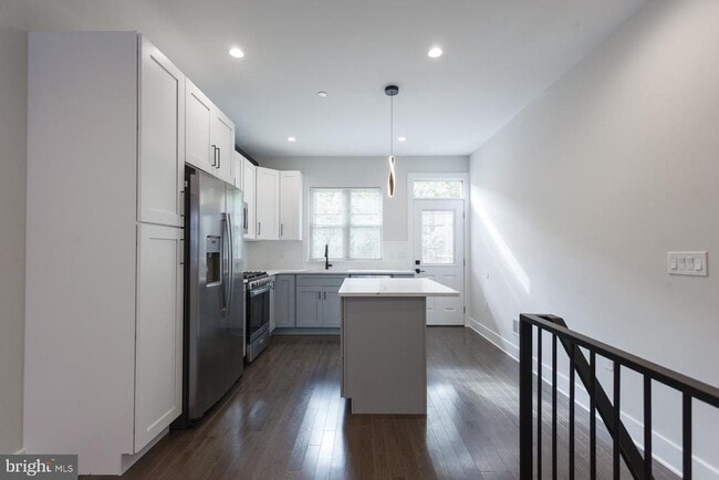 2722 Latona St in Philadelphia, PA - Building Photo - Building Photo