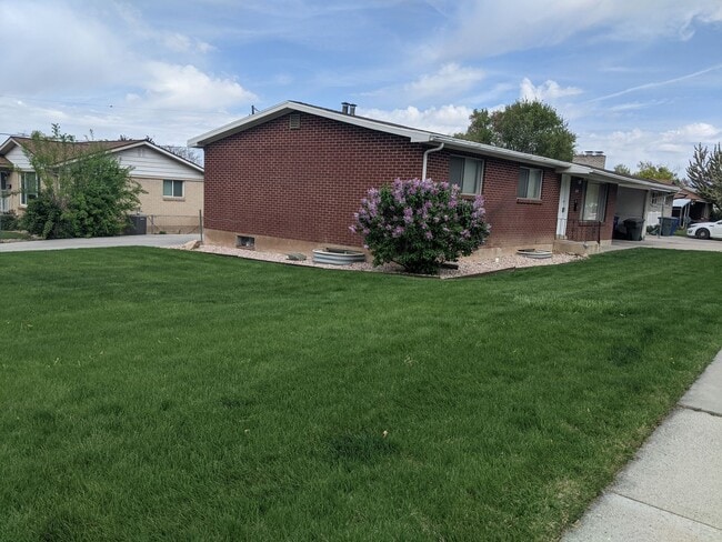 property at 3429 Quincy Ave