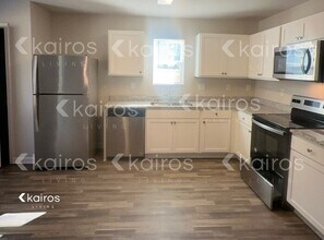 7549 Congregation St in Fairburn, GA - Foto de edificio - Building Photo