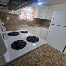 108 SE 10th Ave in Pompano Beach, FL - Building Photo - Building Photo