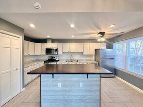 433 Gloria Ln in Oswego, IL - Building Photo - Building Photo