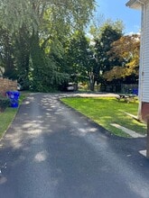 10 Lincoln Ave, Unit 12 Lincoln in Bristol, RI - Foto de edificio - Building Photo