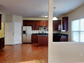 1450 Grey Rock Way in Suwanee, GA - Foto de edificio - Building Photo