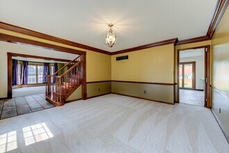 15509 Debridge Way in Florissant, MO - Building Photo - Building Photo