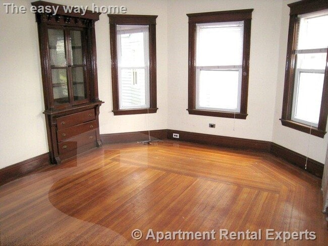 183 College Ave, Unit #1 in Somerville, MA - Foto de edificio - Building Photo