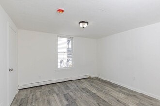 13 Greenwood St in Gardner, MA - Building Photo - Building Photo