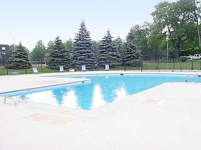 ReNew at The Crossing in Indianapolis, IN - Foto de edificio - Building Photo