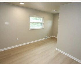 513 Bucktown Rd in Adamsburg, PA - Building Photo - Building Photo