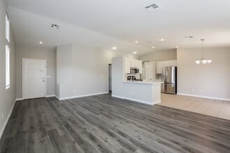 6675 Montezuma Castle Ln in North Las Vegas, NV - Building Photo - Building Photo