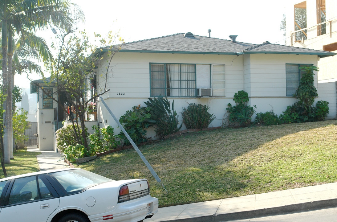 2828 Waverly Dr in Los Angeles, CA - Building Photo