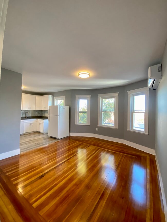 11 Dudley St, Unit 3 in Cambridge, MA - Building Photo - Building Photo