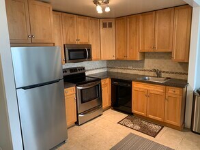 5415 Sheridan N Rd, Unit 1704 in Chicago, IL - Building Photo - Building Photo