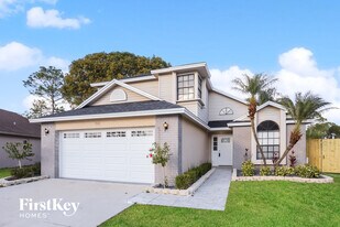 1503 Chepacket St in Brandon, FL - Building Photo