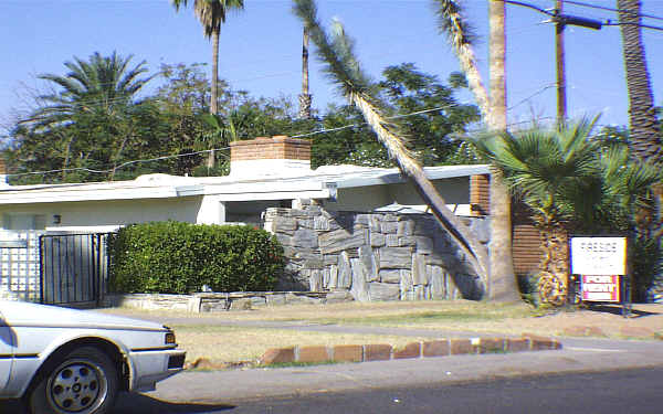 Fireside Apartments in Phoenix, AZ - Building Photo