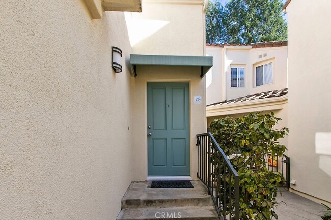 79 Fleurance St in Laguna Niguel, CA - Foto de edificio - Building Photo